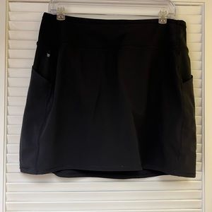 Athleta Action Skort in Dobby 16.5“ - size L